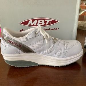 EUC MBT Physiological Footwear Sport White sneaker